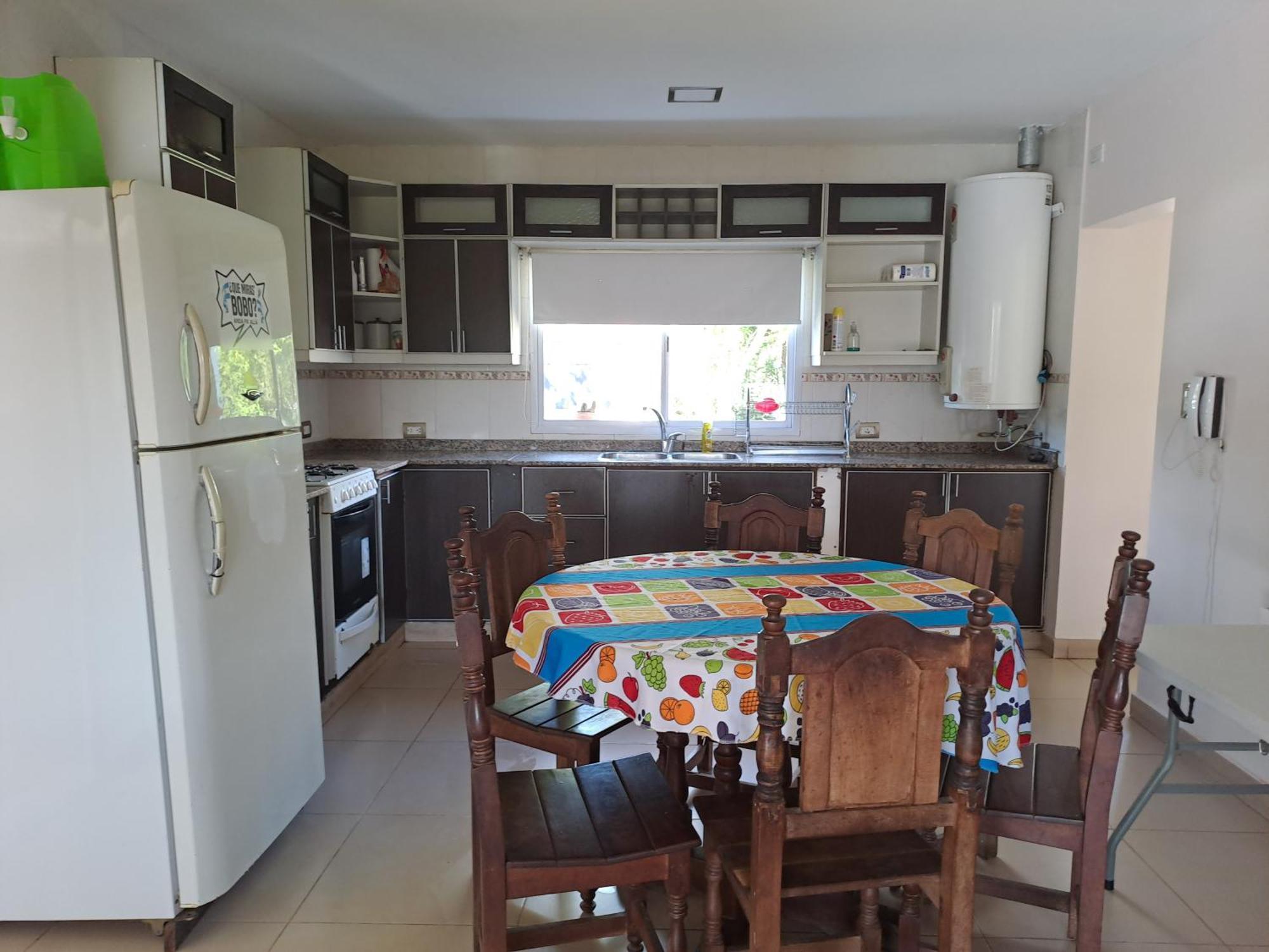 Casa Con Piscina Y Parque En , Zona Aeropuerto Сasa de vacaciones